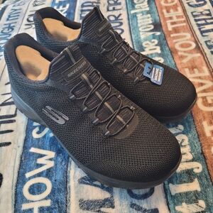 NWT SKECHER'S SUMMIT COOL CLASSIC SNEAKERS - SIZE 10